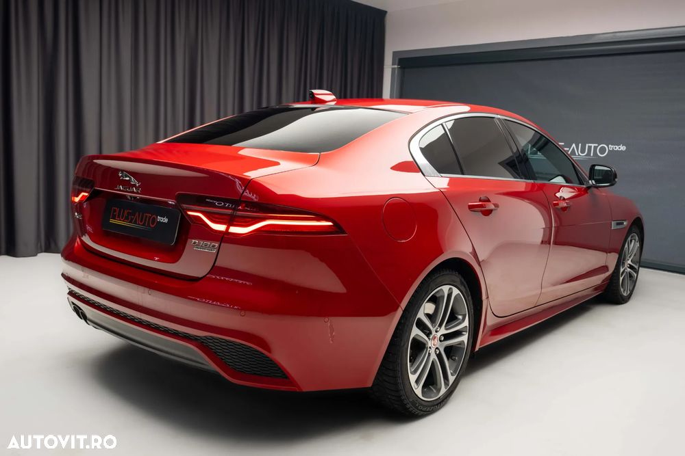Jaguar XE 2.0 AWD Portfolio - 15