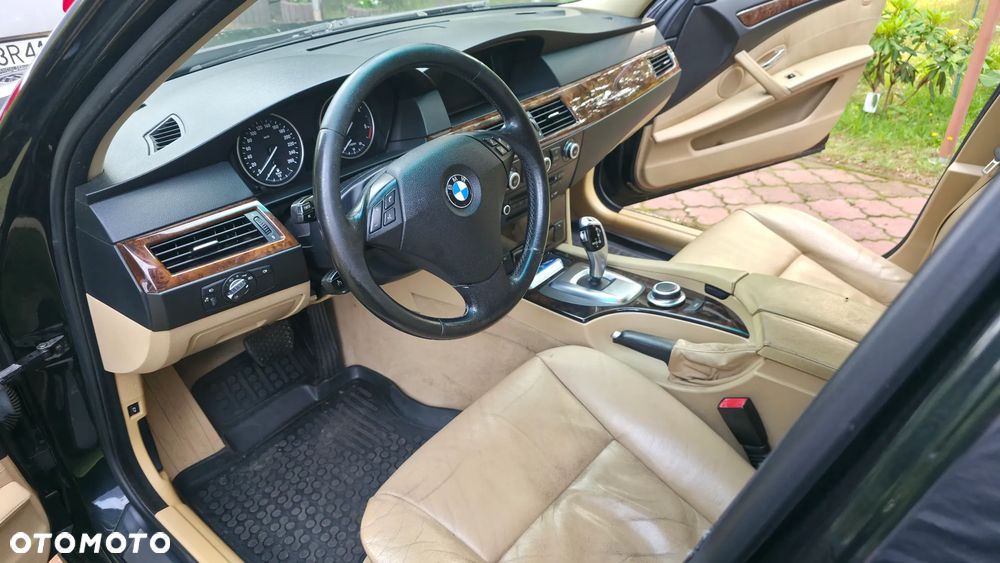 BMW Seria 5 525xd - 16
