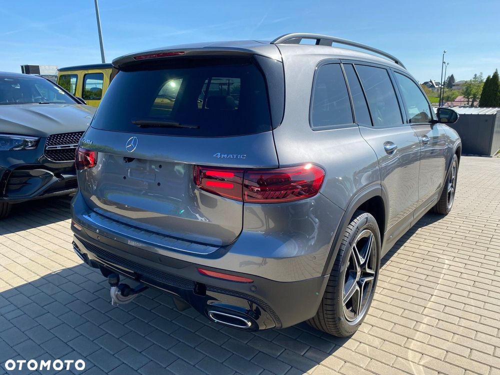Mercedes-Benz GLB - 4