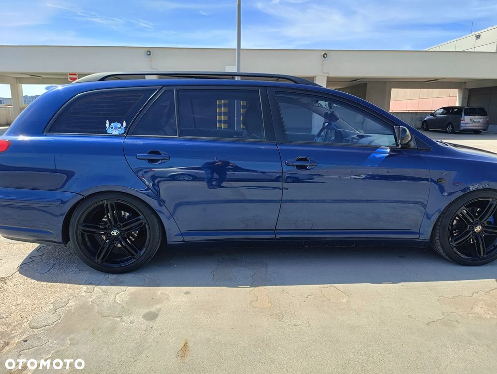 Toyota Avensis 2.0 D-4D Prestige - 2