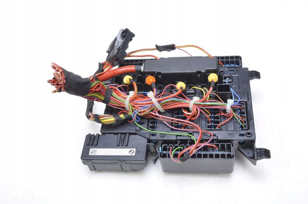 BMW F40 1.5 SKRZYNKA BEZPIECZNIKÓW 5A323C8