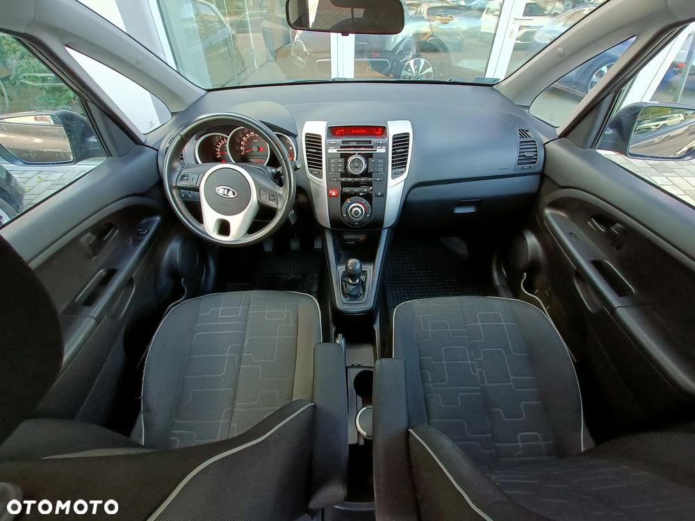 Kia Venga - 10