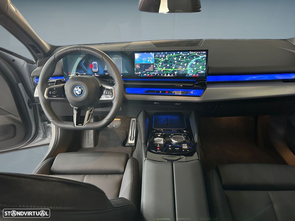 BMW 530 e Pack Desportivo M - 15