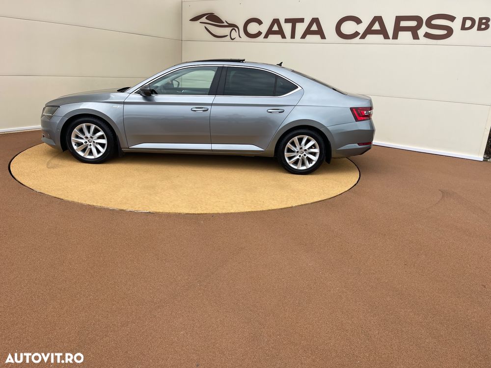 Skoda Superb 2.0 TDI 4X4 DSG Style - 6