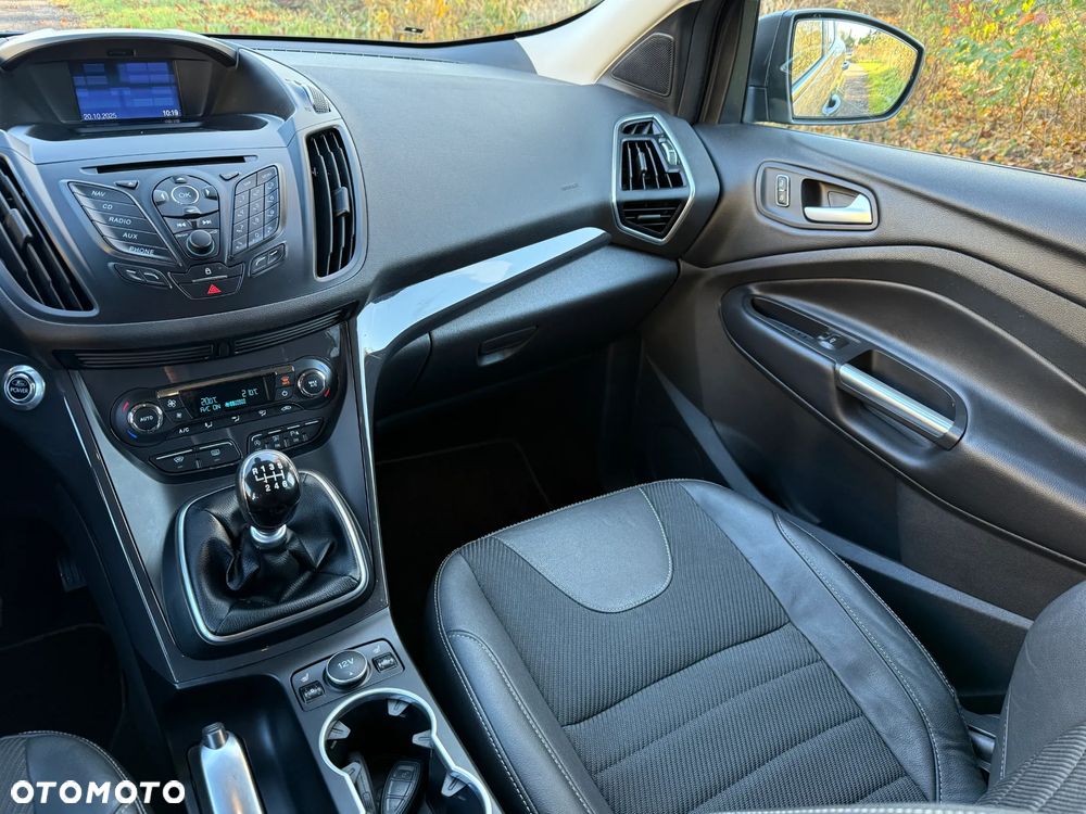 Ford Kuga 1.6 EcoBoost 2x4 Titanium - 25