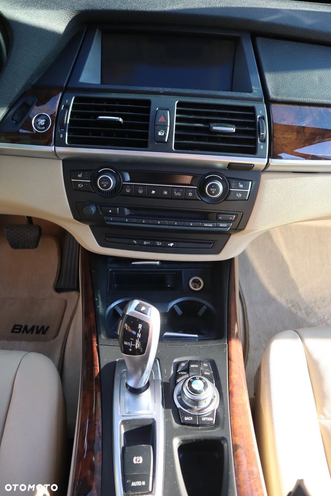 BMW X5 xDrive35i - 33