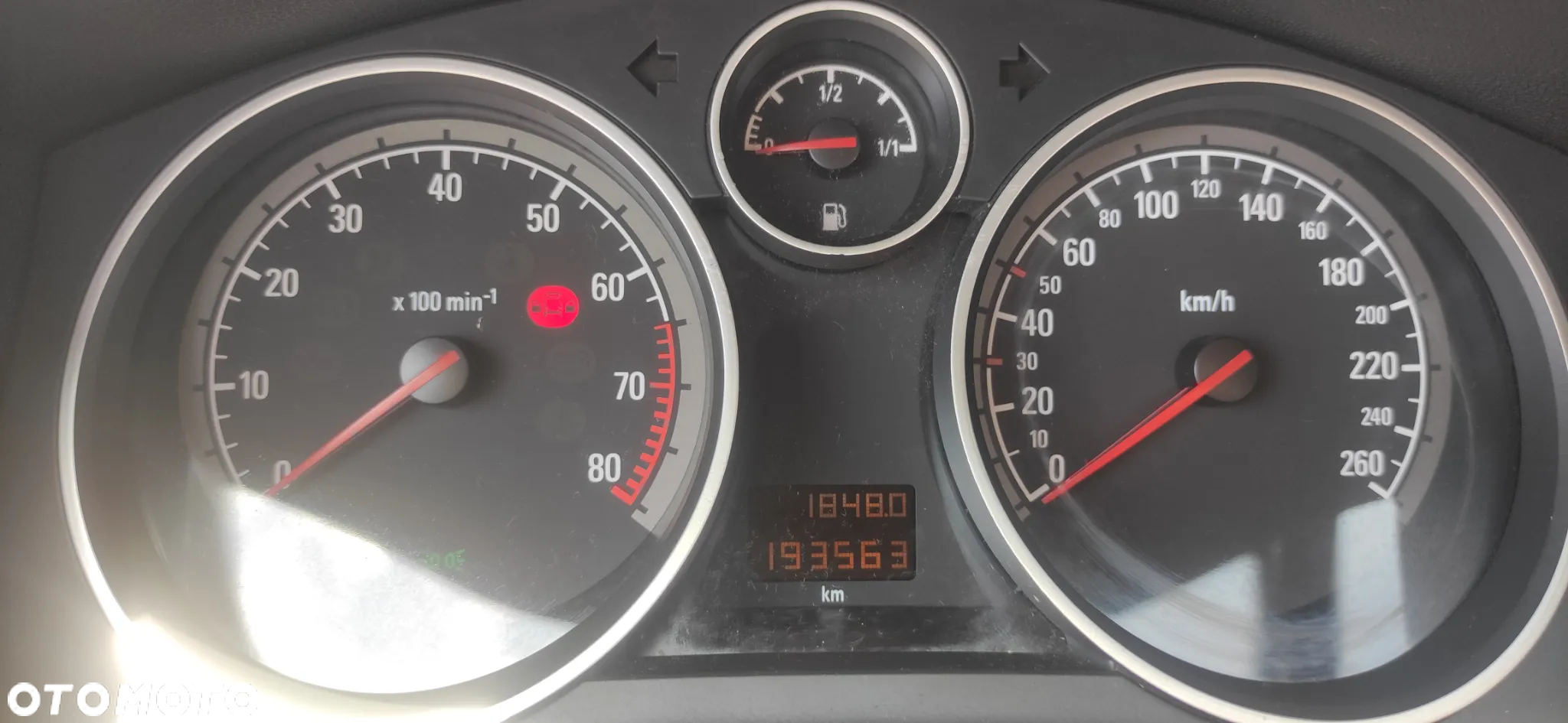 Opel Astra III GTC 1.6 Essentia - 9