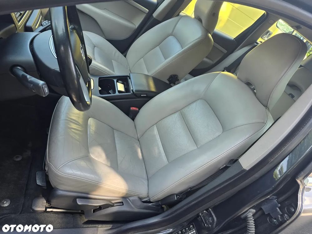 Volvo V70 2.0D Momentum - 25