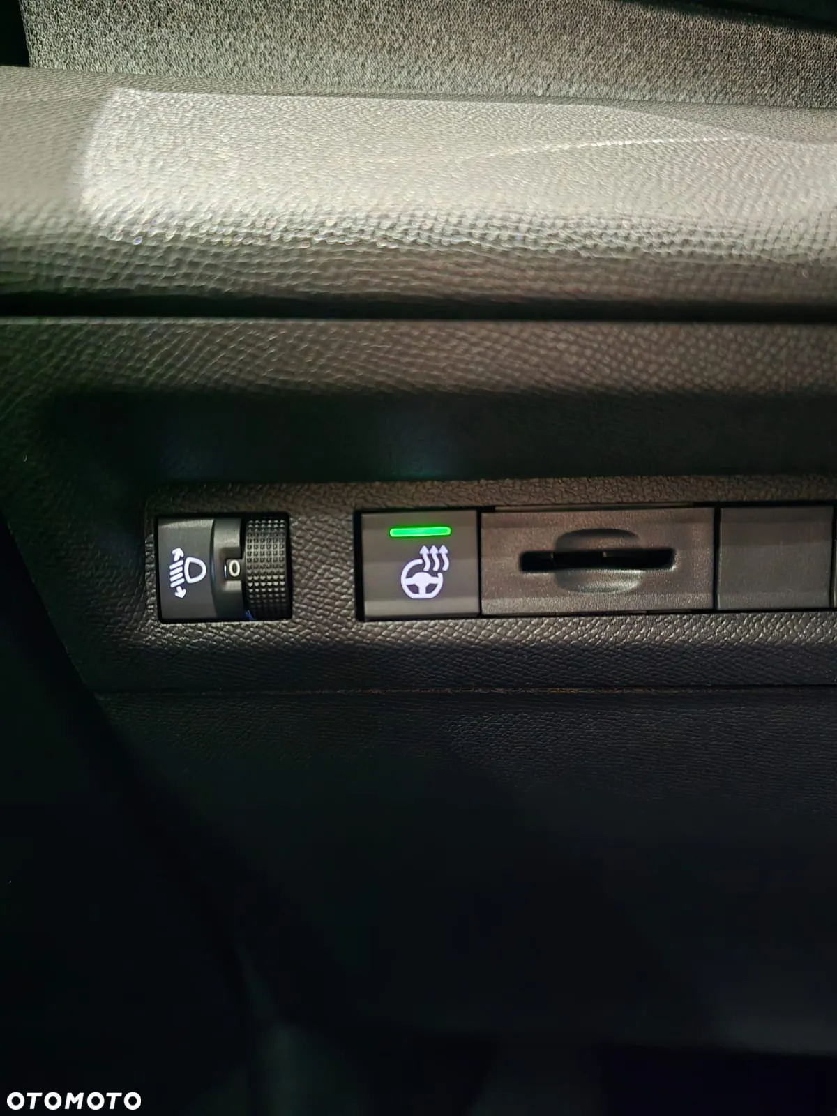 Peugeot 408 1.2 PureTech Allure S&S EAT8 - 14