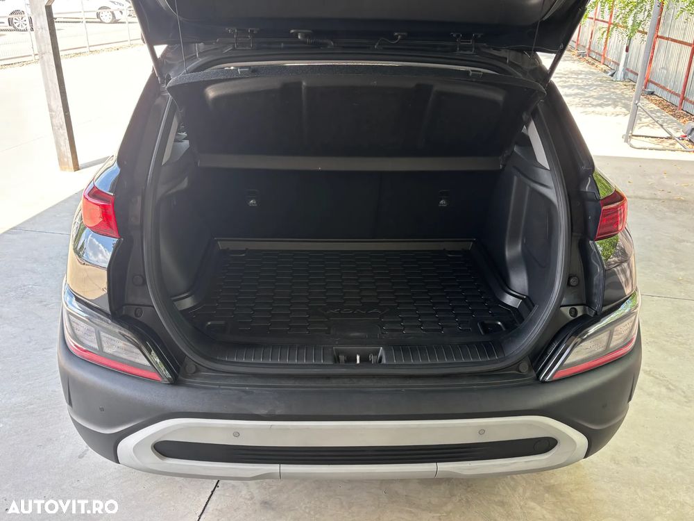 Hyundai KONA - 11