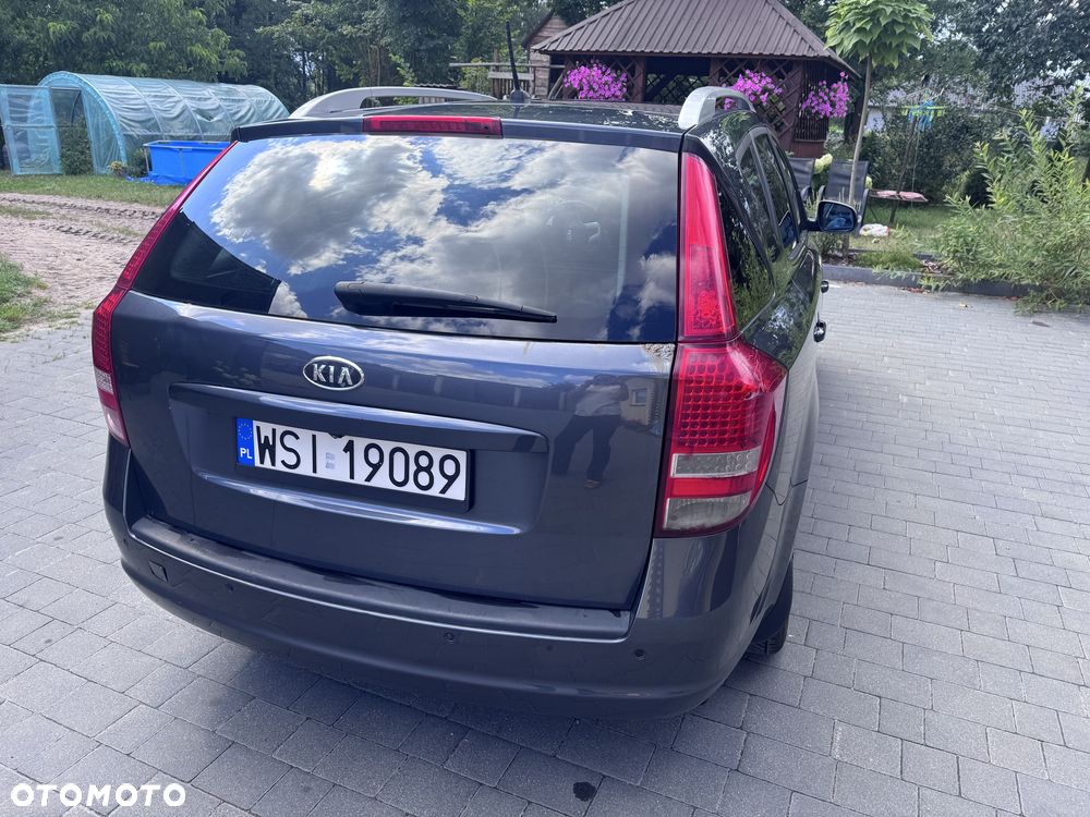 Kia Ceed - 8