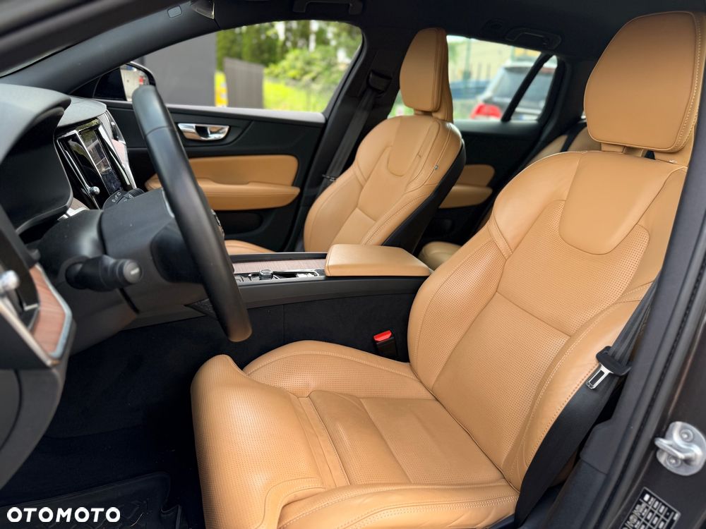 Volvo V60 B3 B Plus Dark - 17