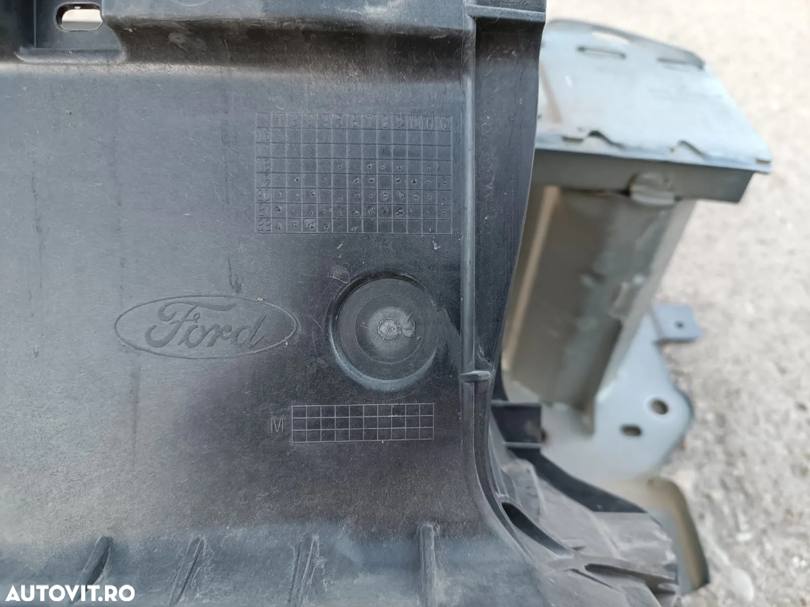 TRAGER +ARMATURA FORD KUGA - 2