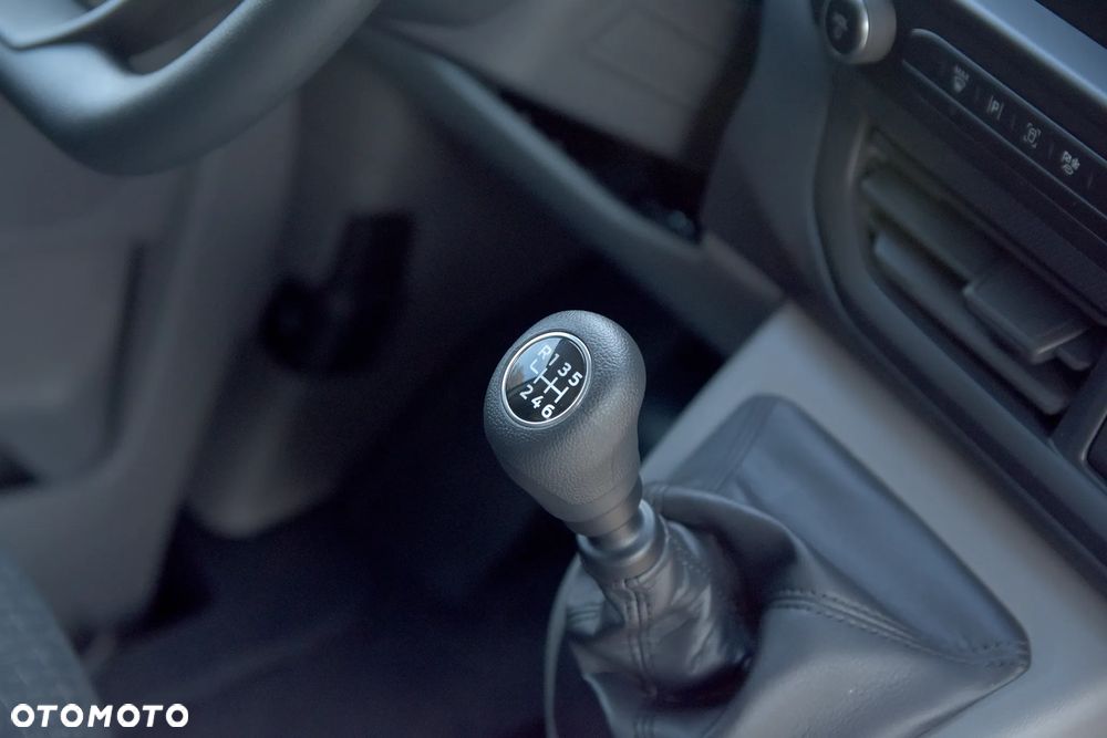 Ford Transit Custom Furgon L2H1 136KM - 17