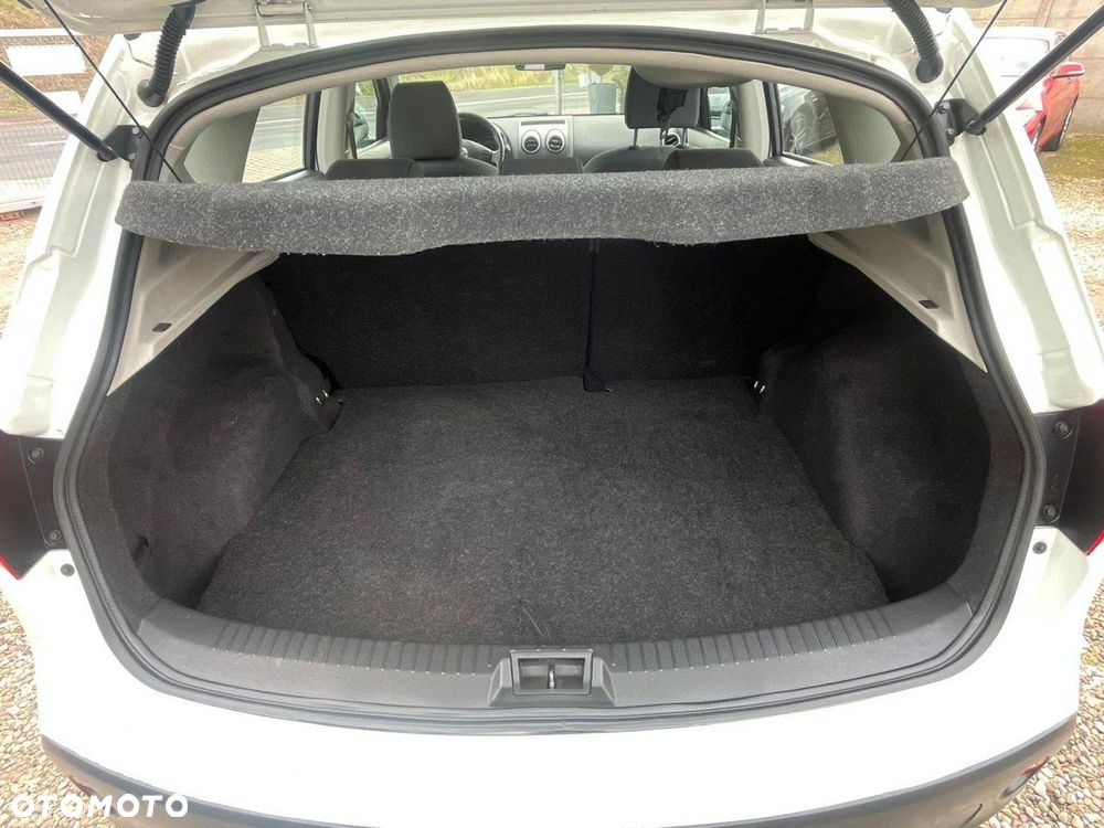 Nissan Qashqai 1.6 visia - 11