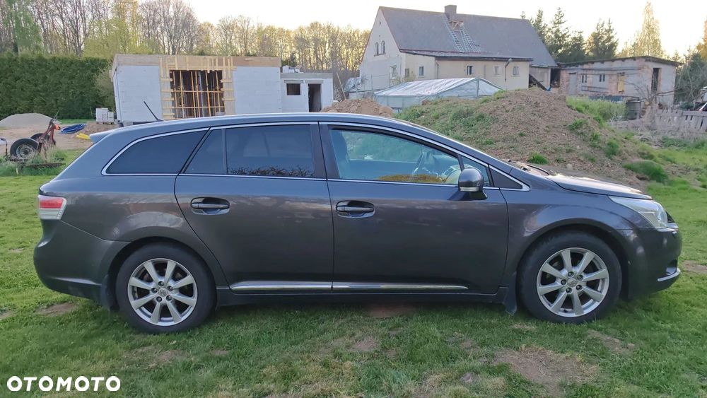 Toyota Avensis 2.0 D-4D Premium - 3