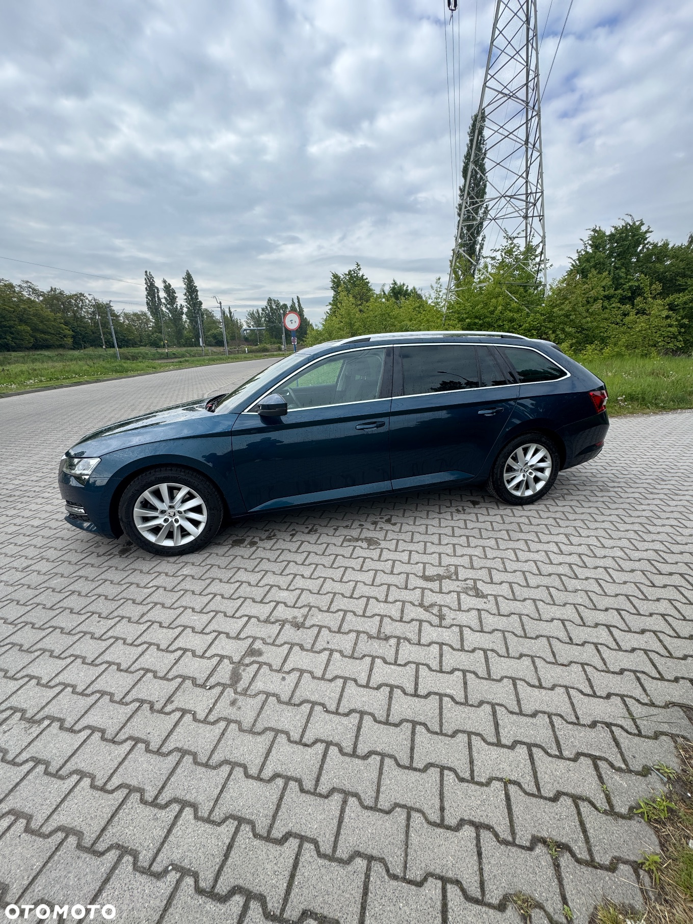Skoda Superb 2.0 TDI SCR Style DSG - 4
