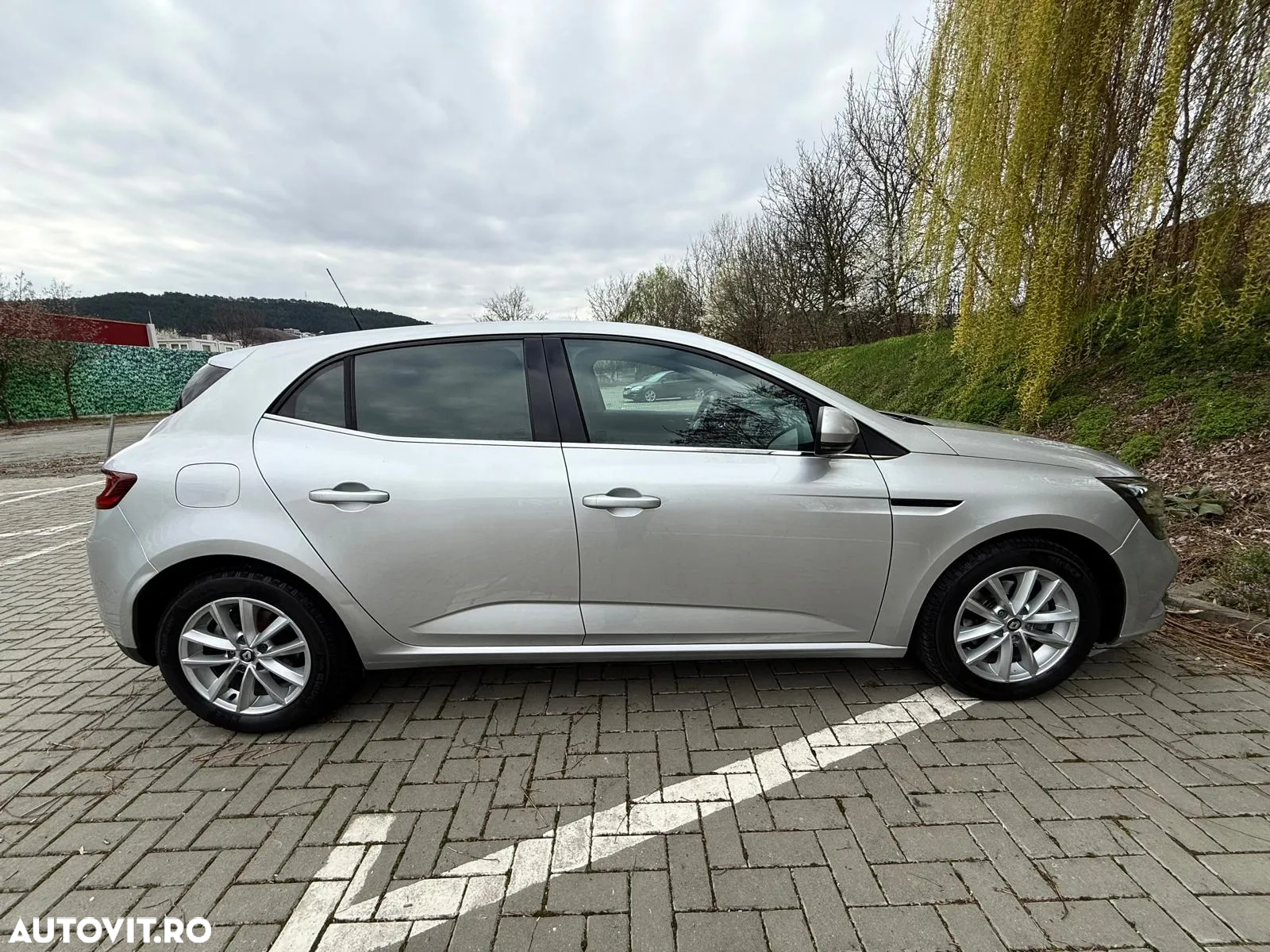 Renault Megane ENERGY dCi EDC Zen - 11