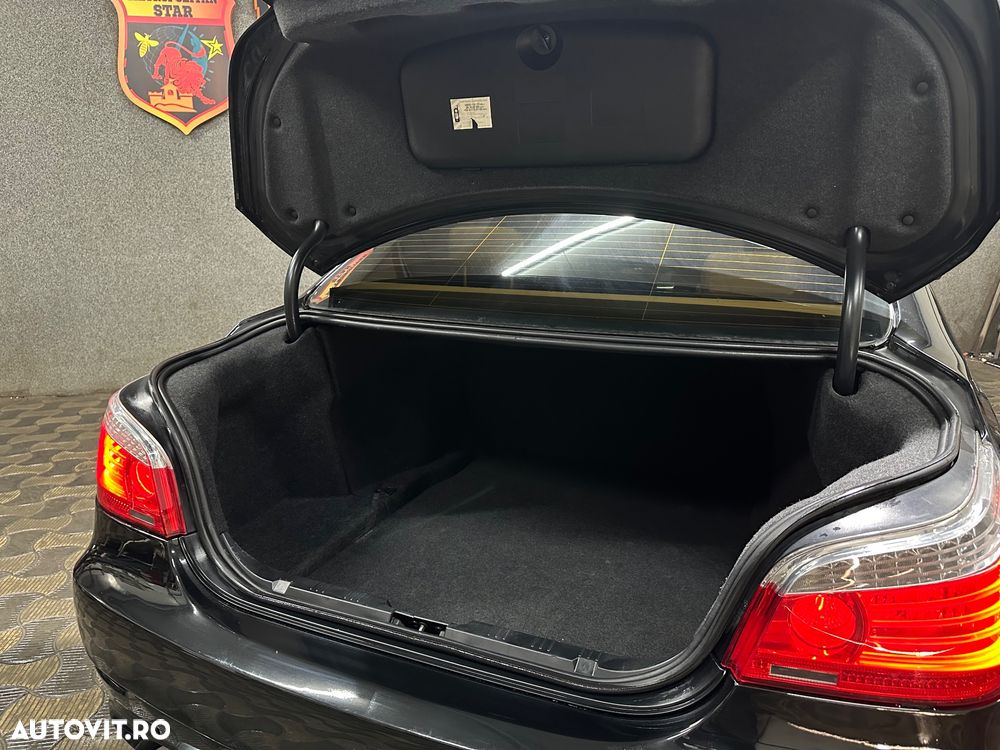 BMW Seria 5 520d Aut. - 15