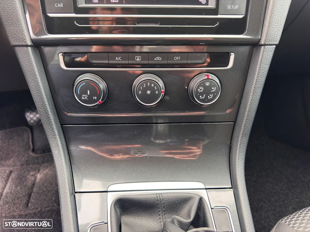 VW Golf 1.0 TSI Confortline - 19