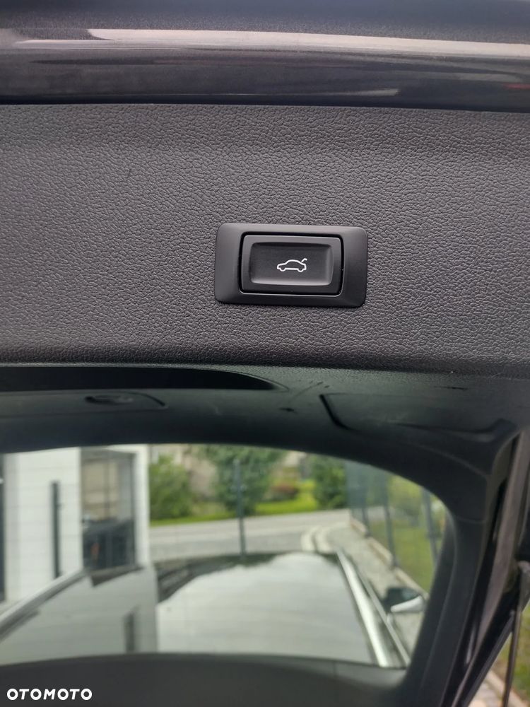 Audi A4 Avant 2.0 TDI DPF clean diesel multitronic Ambiente - 24