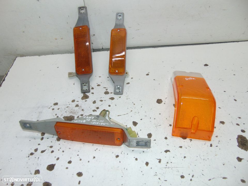 Toyota hilux ln40 farolins/Dyna - 1