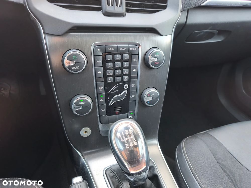 Volvo V40 D2 Momentum - 11