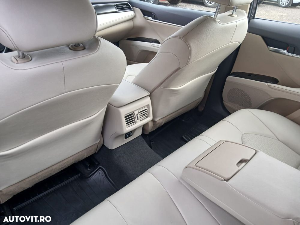 Toyota Camry 2.5 Dynamic - 14