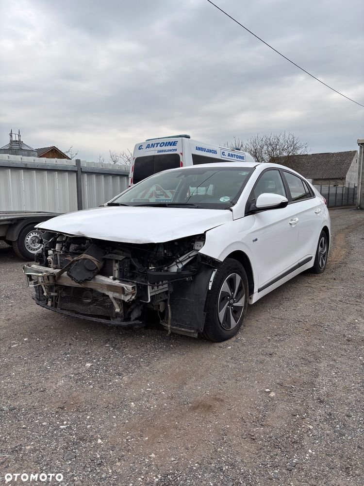 Hyundai IONIQ - 1