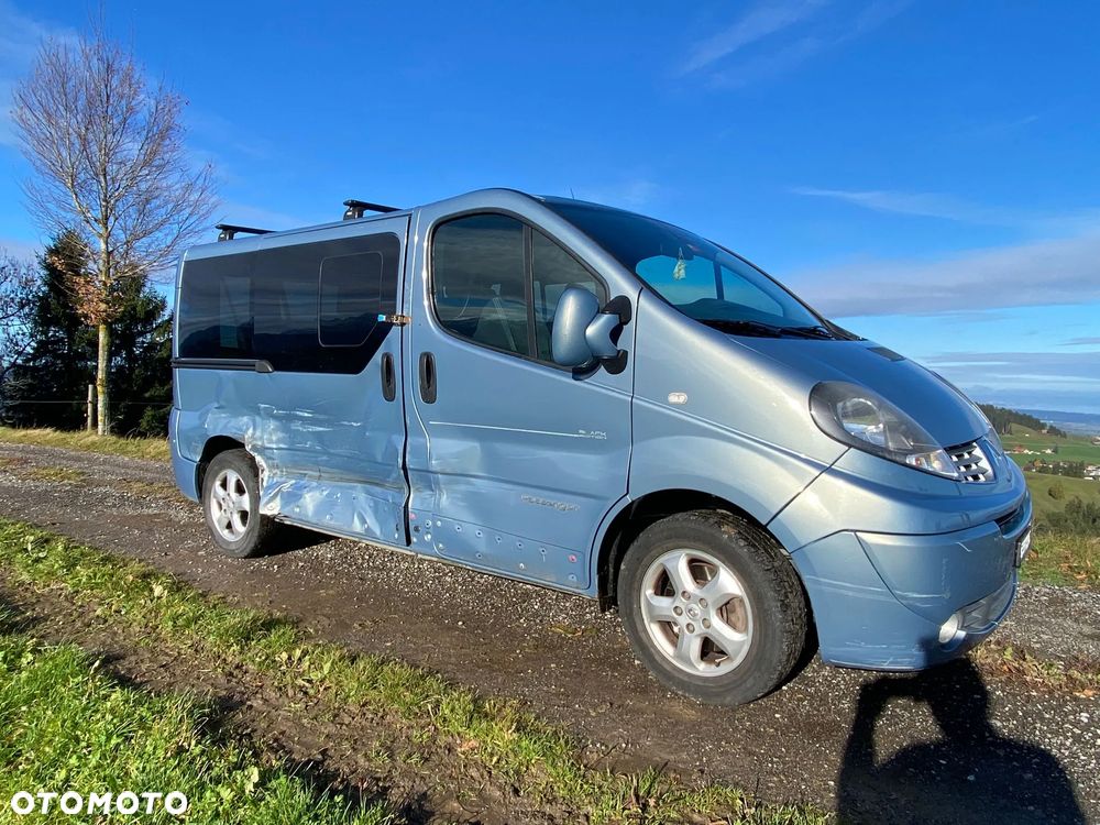 Renault Trafic Grand Passenger Black Edition - 5