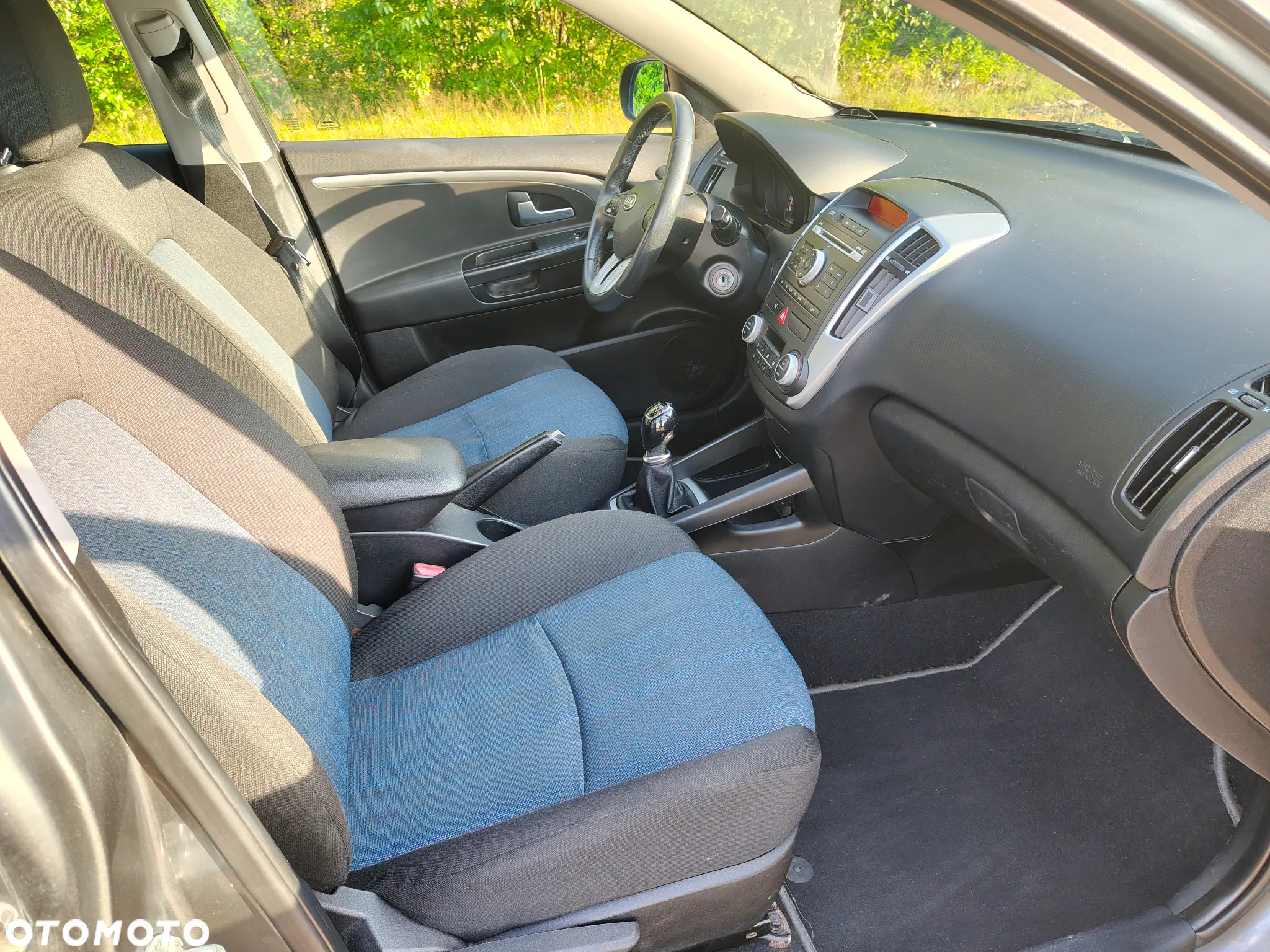 Kia Ceed - 11