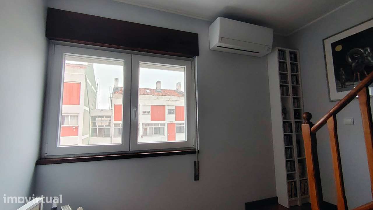 T2+1 Duplex em Alvalade — A 10 Minutos do Metro, a Um Passo de Tudo - Grande imagem: 2/23