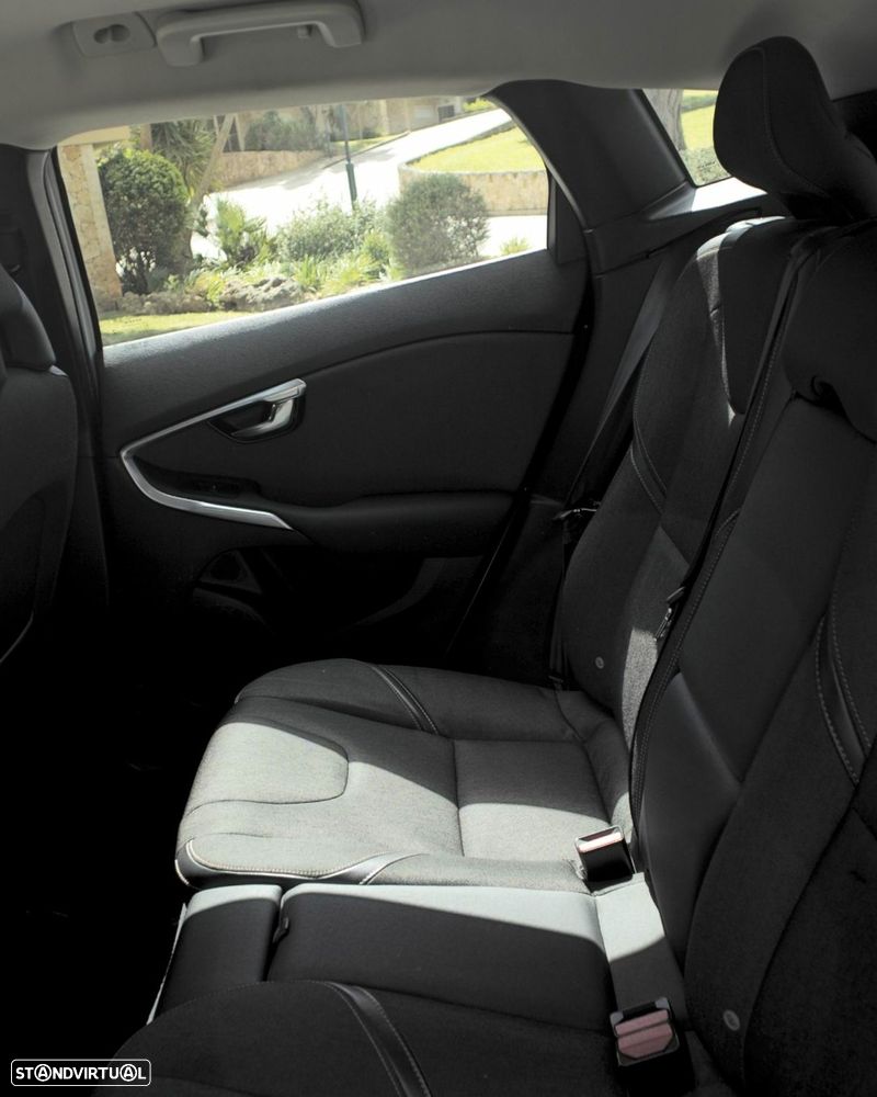 Volvo V40 1.6 D2 Momentum - 9