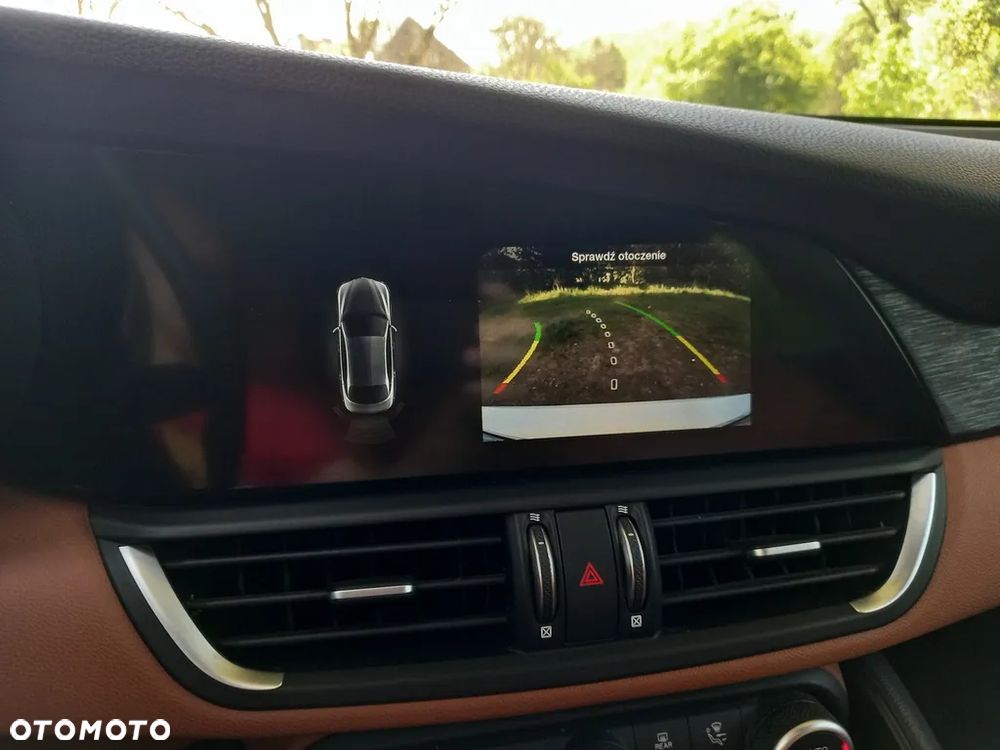 Alfa Romeo Giulia - 36