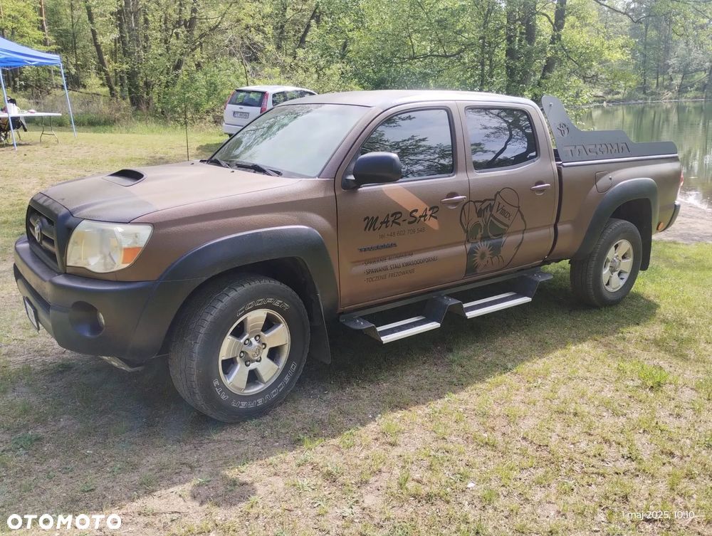 Toyota Tacoma - 1