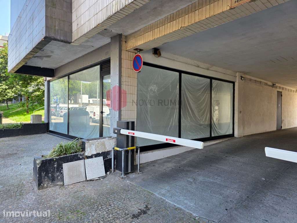 Loja Comercial Premium no Centro da Maia | Junto à Câmara Municipal... - Grande imagem: 3/4