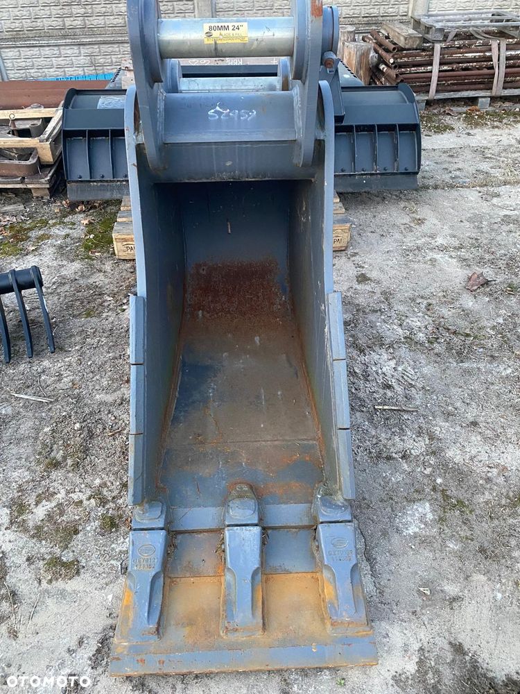 Inny łyżki Strickland + łyżka skarpowa Titan 1800 mm + widły paletowe wszystko nowe - 10