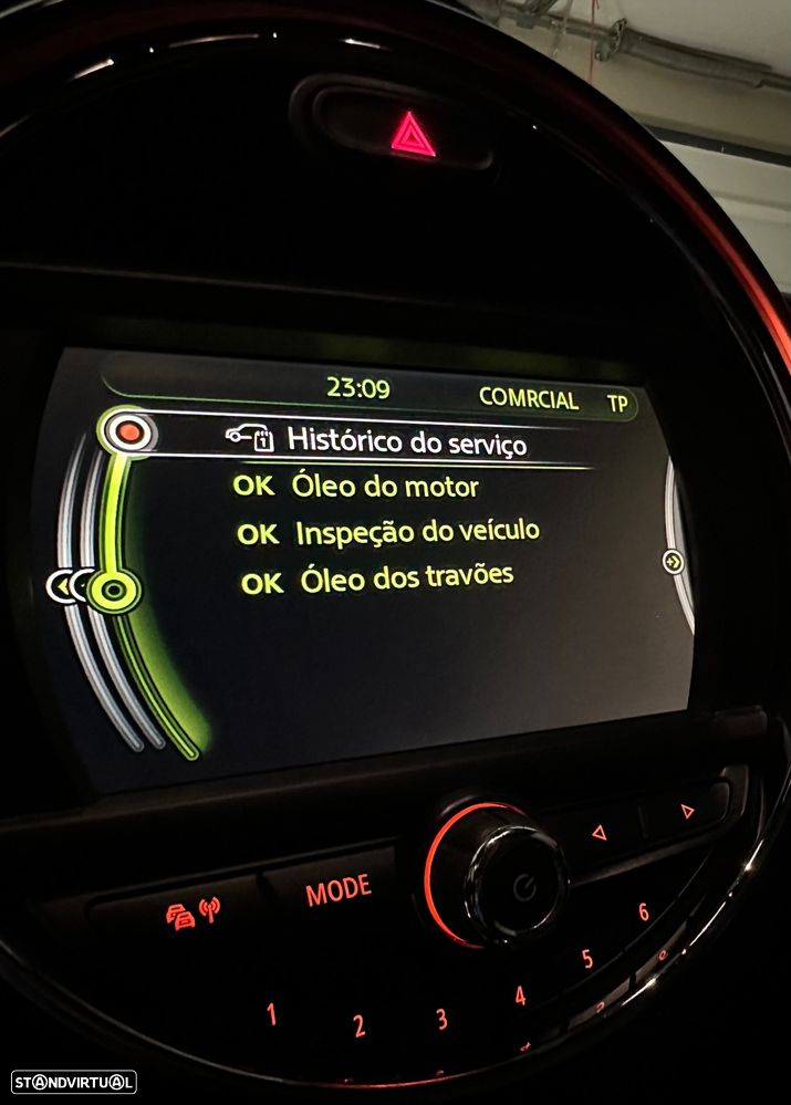 MINI 5 Portas Cooper D Auto - 12