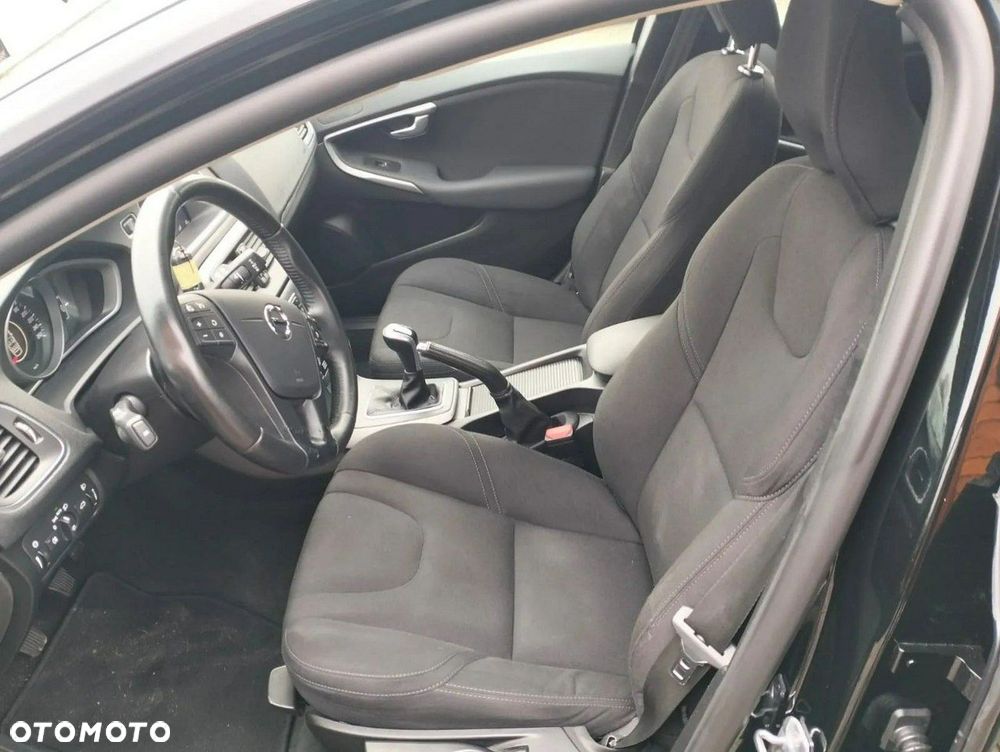 Volvo V40 D2 Momentum - 12