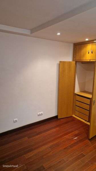 Arrendo apartamento T1 - Condomínio Teatro Évora - Grande imagem: 5/8