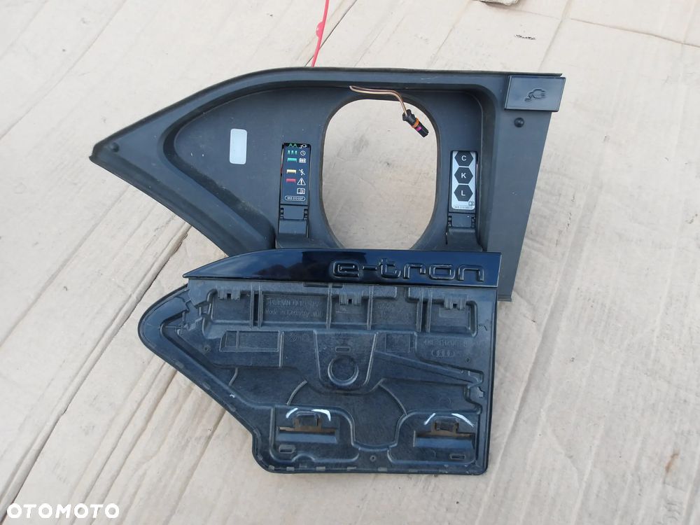 GNIAZDA LADOWANIA KLAPKA AUDI E TRON 4KE971375 - 25