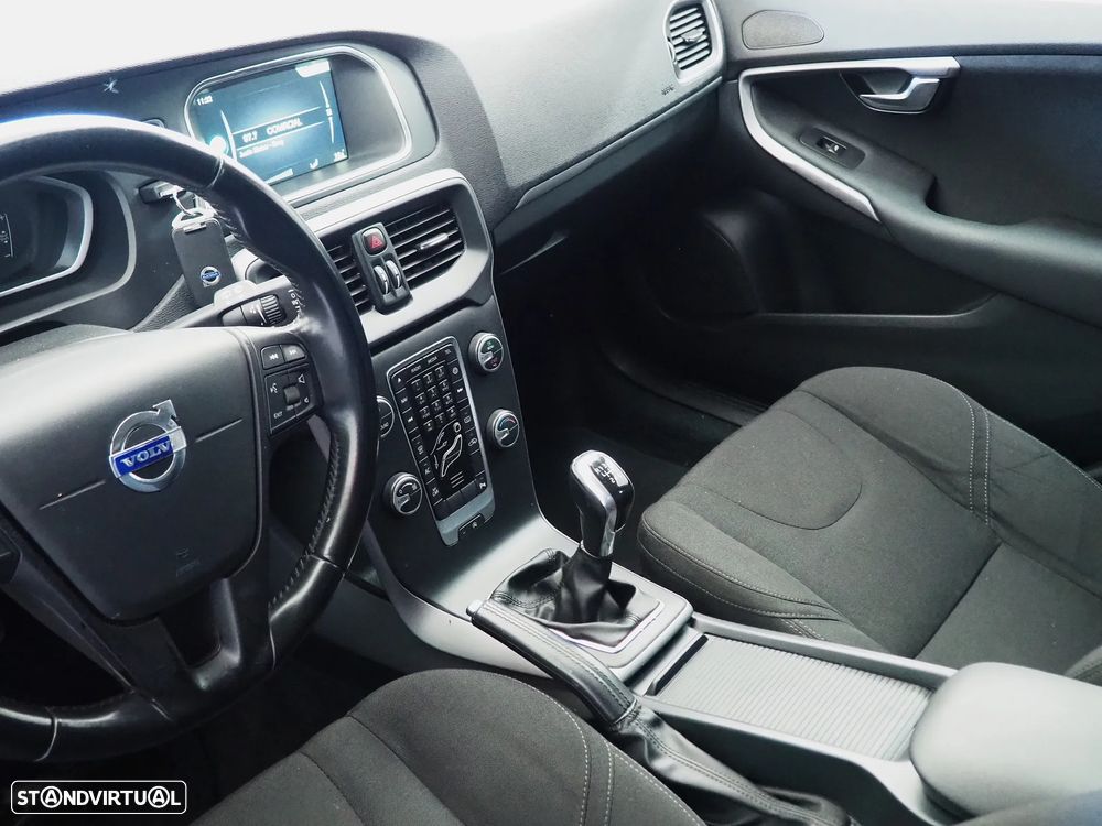 Volvo V40 1.6 D2 Momentum Eco - 17