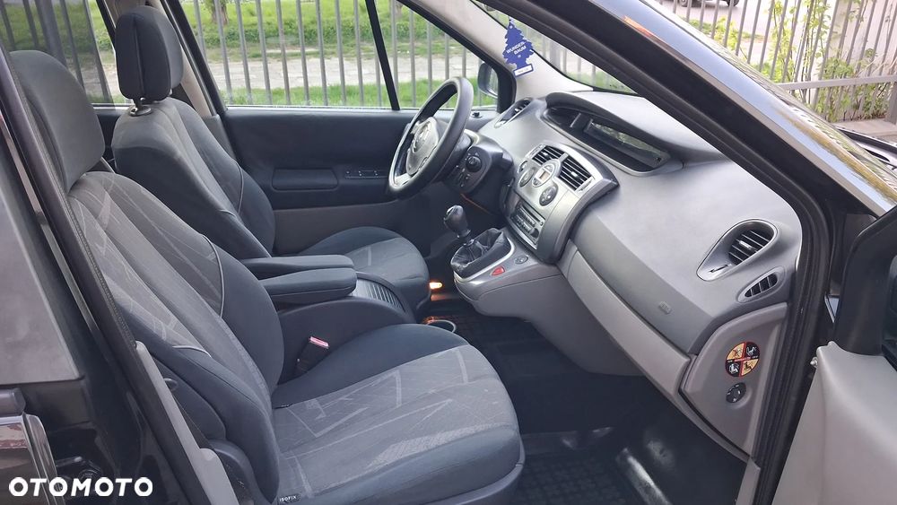 Renault Grand Scenic - 9