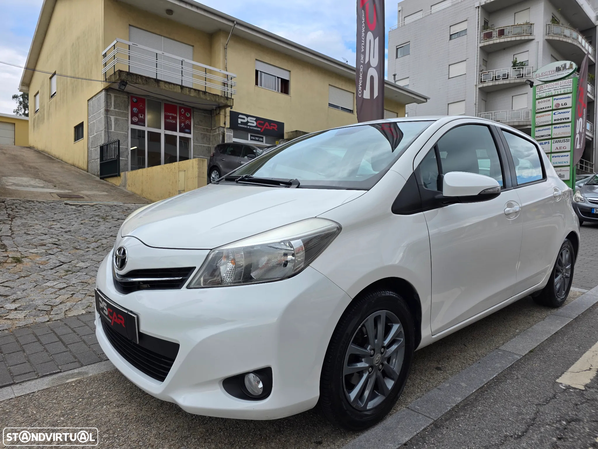Toyota Yaris 1.0 VVT-i Comfort +PS Style+P.Techno - 10