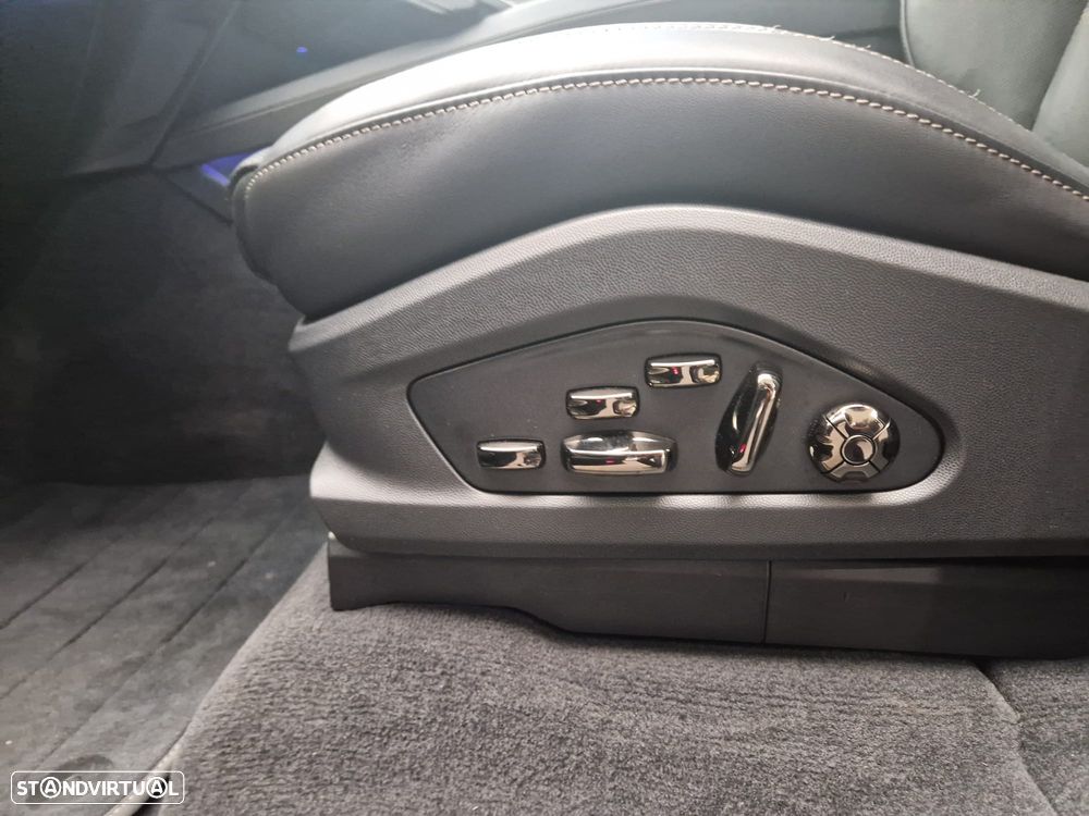 Porsche Cayenne Electric Turbo - 21