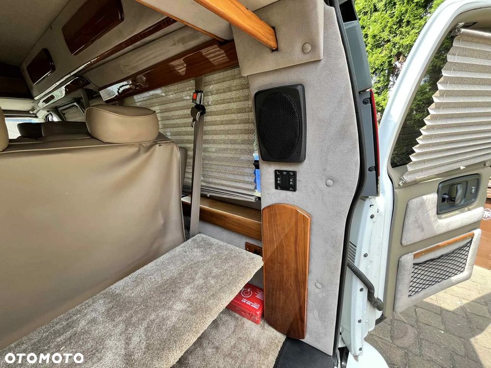 Chevrolet Express - 29