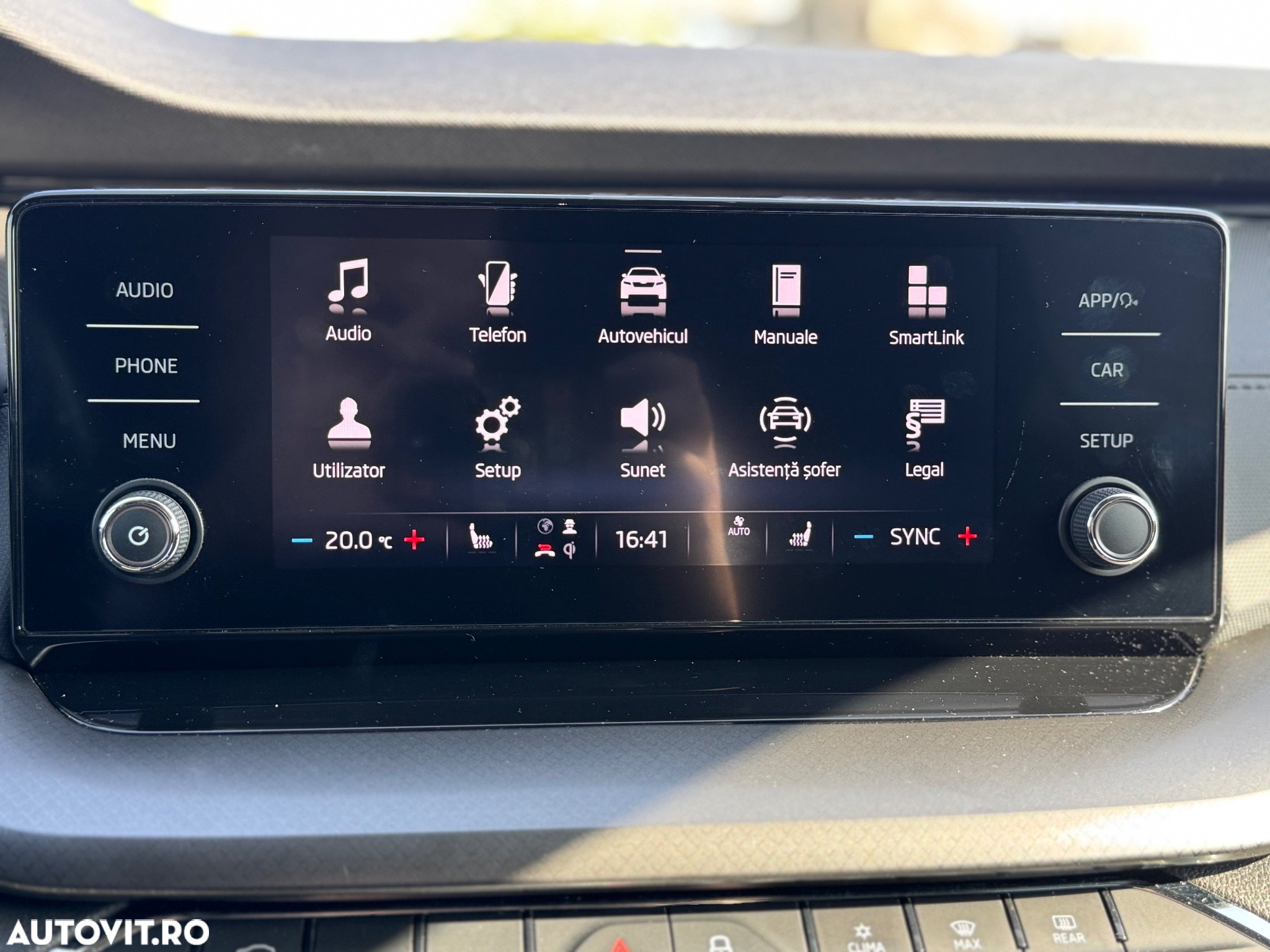 Skoda Octavia Combi 2.0 TDI DSG Ambition - 11