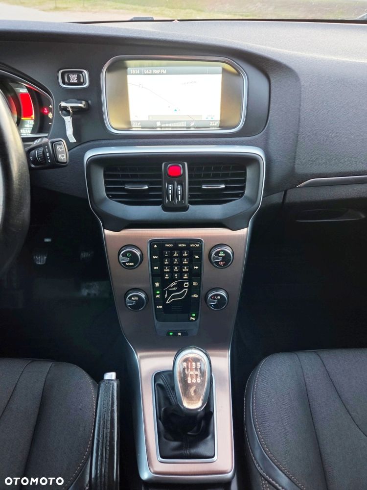 Volvo V40 Cross Country D2 Momentum - 35