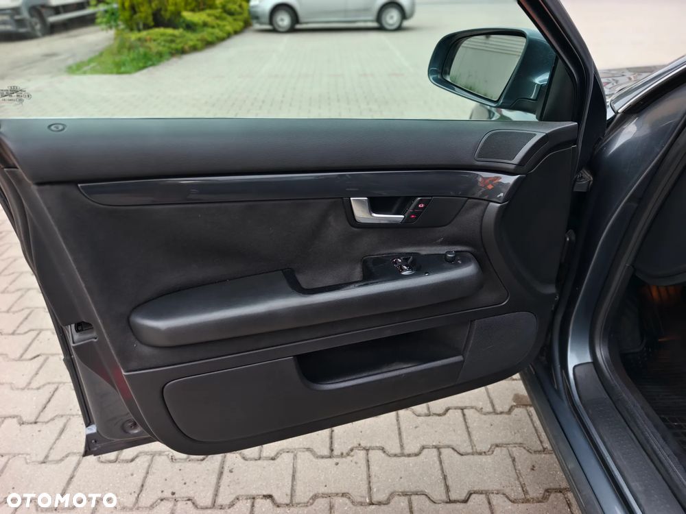Audi A4 Limousine 2 - 6