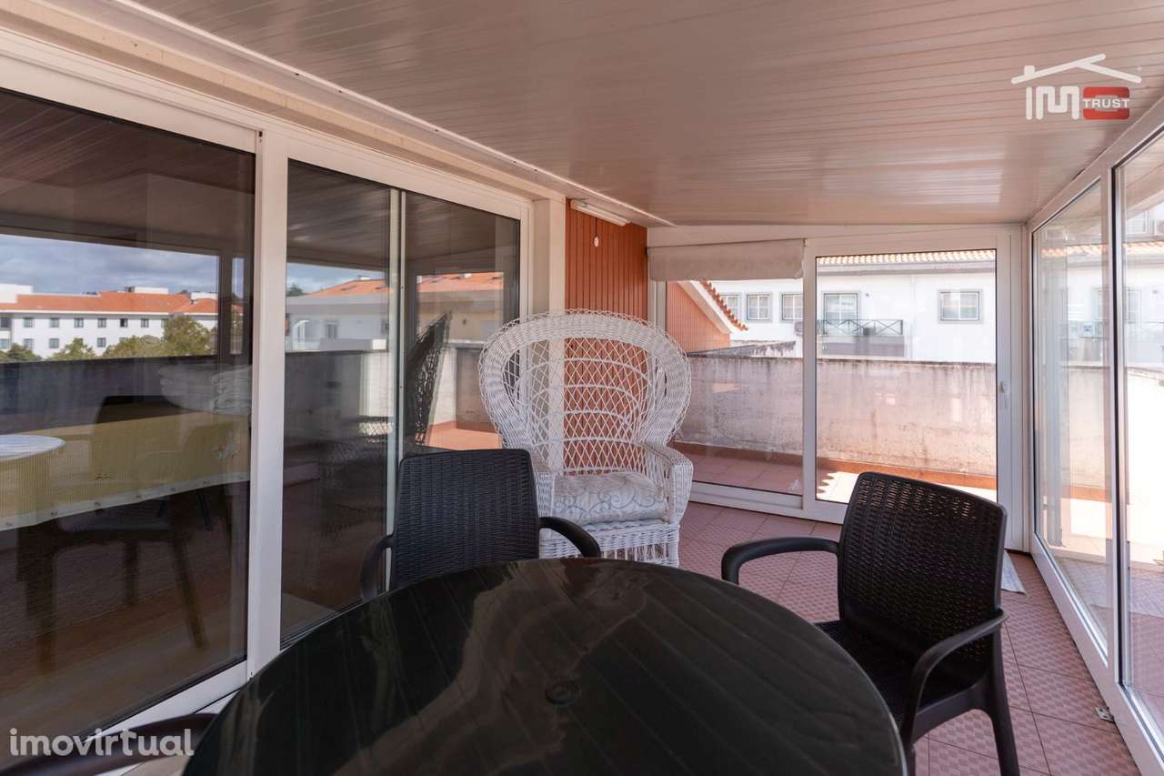 FANTASTICO APARTAMENTO T2 MOBILADO A 100 METROS DO SANTUARIO DE FAT... - Grande imagem: 2/15